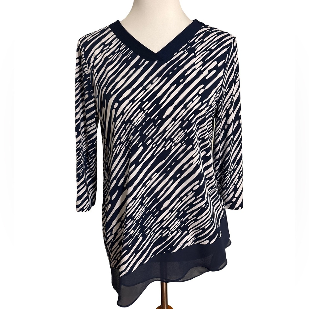 Chico's V Neck Navy White Patterned Top Size 1
